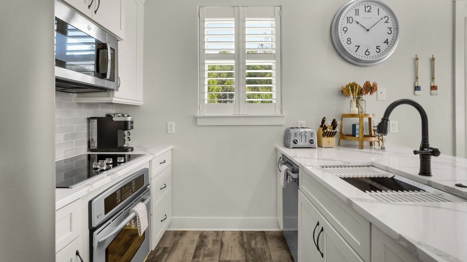 Lazy Days - 2nd Floor Kitchen