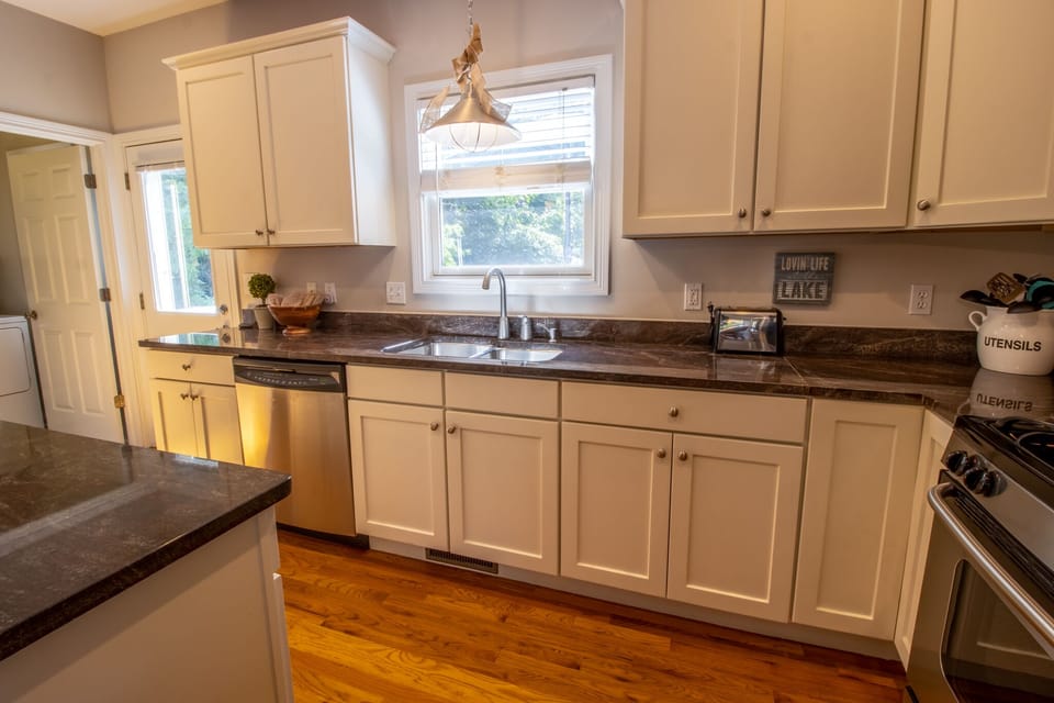 Main Level | Kitchen
