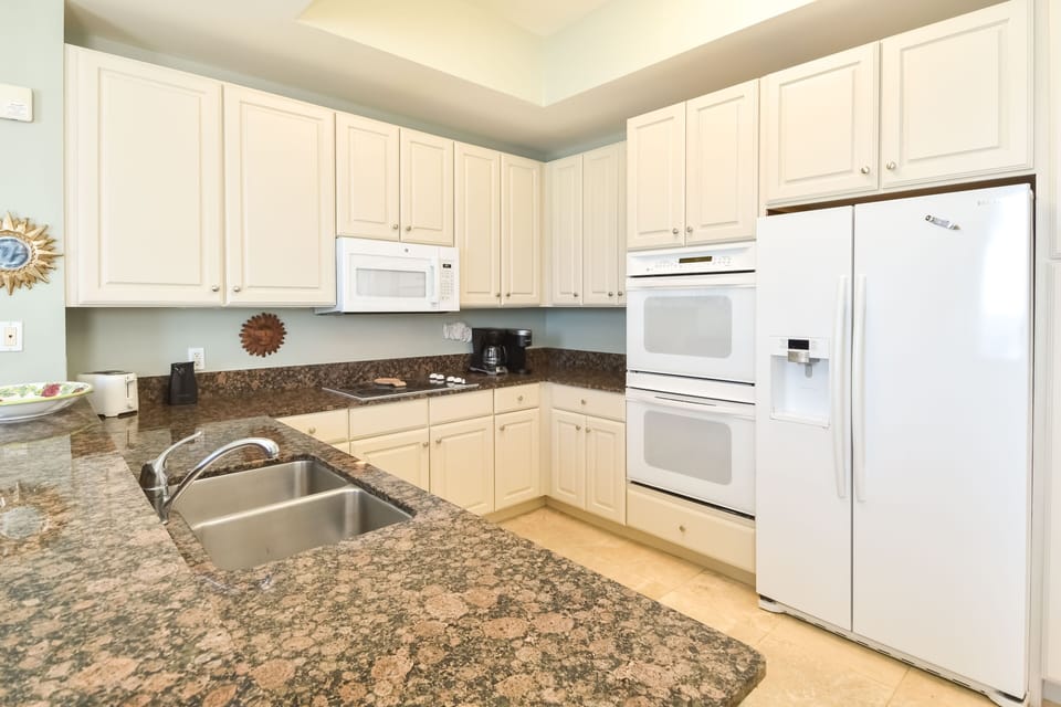 Silver Shells St. Maarten Penthouse 5- Kitchen