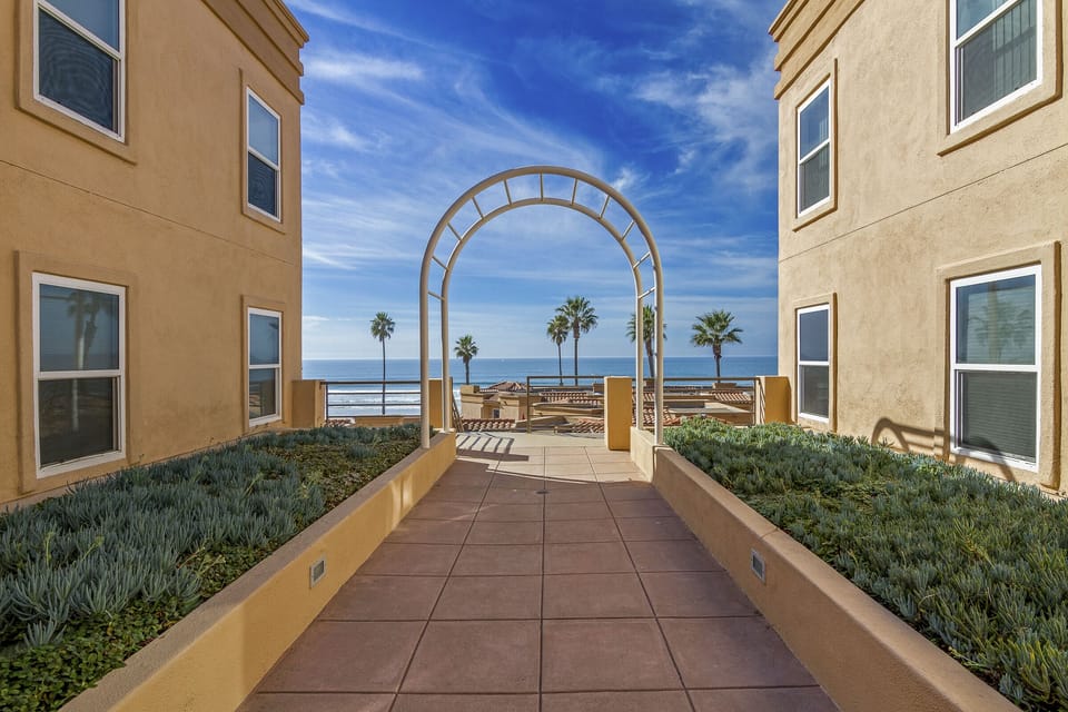 Walkway to Stairs.