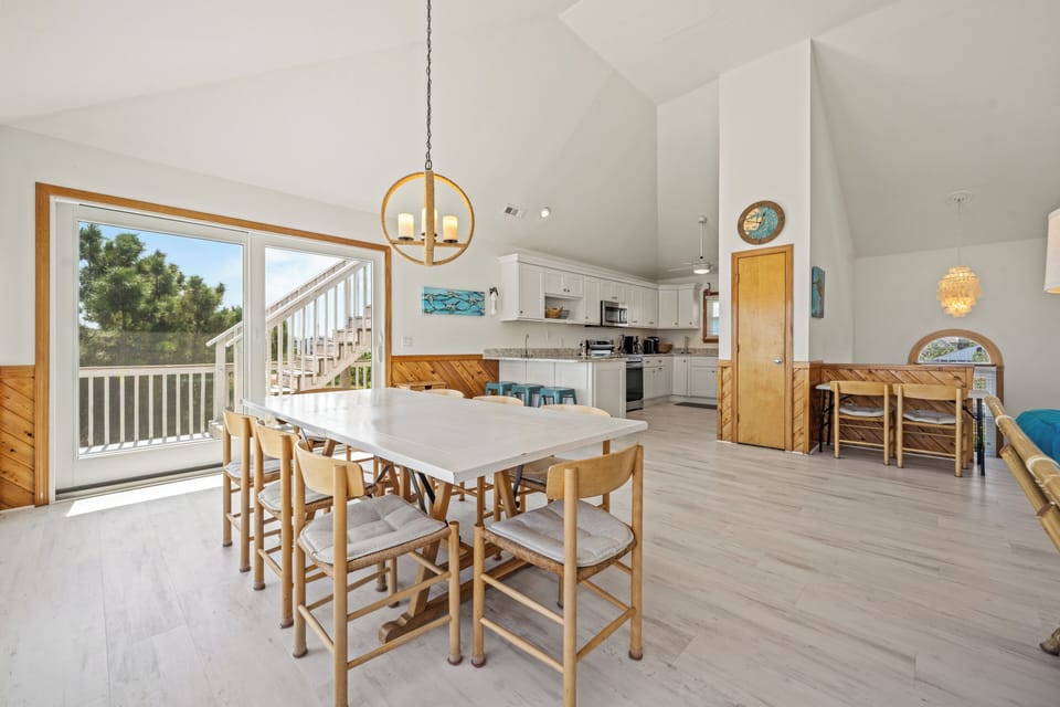 Dining Area - Top Level