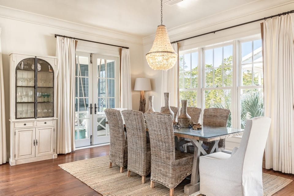 Second Floor: Dining