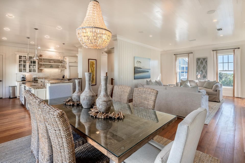 Second Floor: Dining