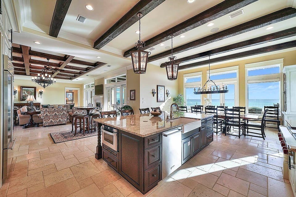 Verona - Gulf Pines Miramar Beach - Kitchen, Dining Room & Living Room
