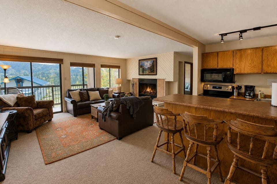 Living Room/Kitchen