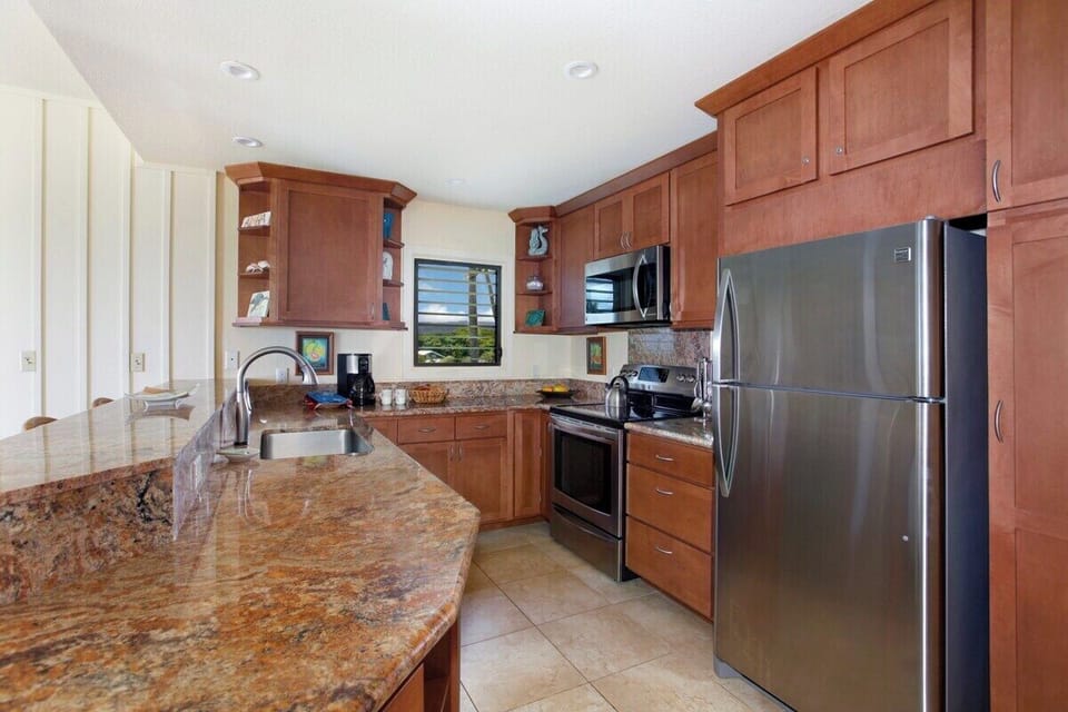 Fully Equipped Kitchen 3rd Floor - Manualoha 206