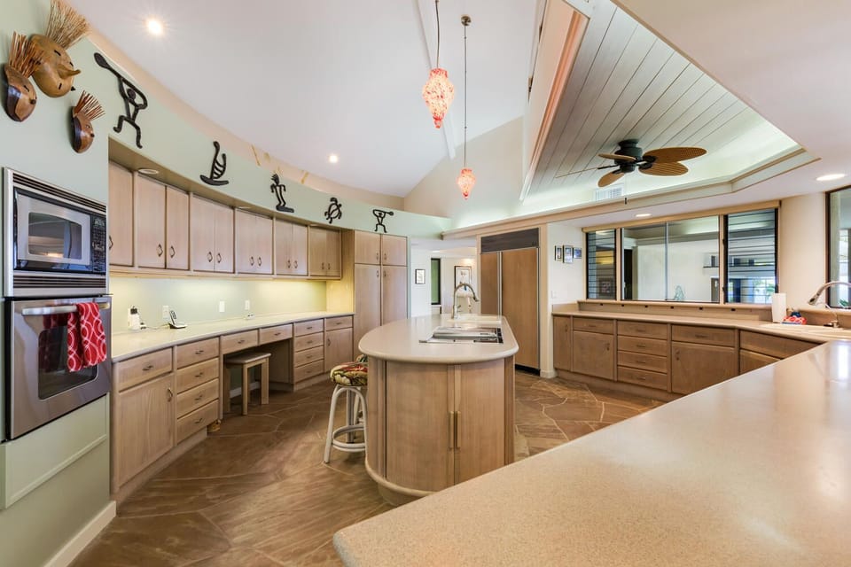 Expansive Kitchen