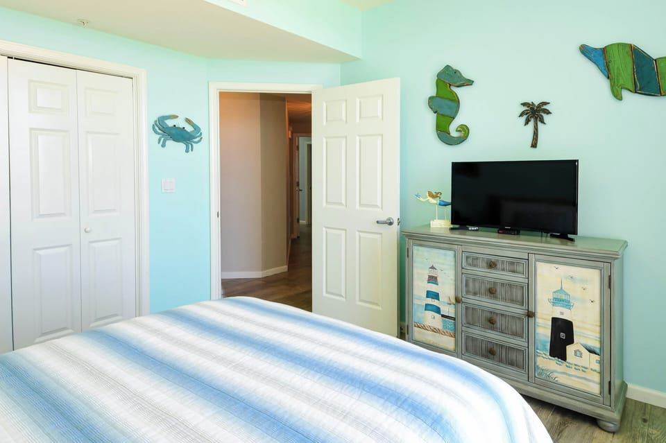Silver Beach Towers West 703 - Guest Bedroom with TV
