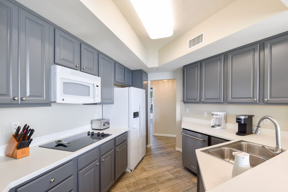 Silver Beach Towers West 703 - Kitchen