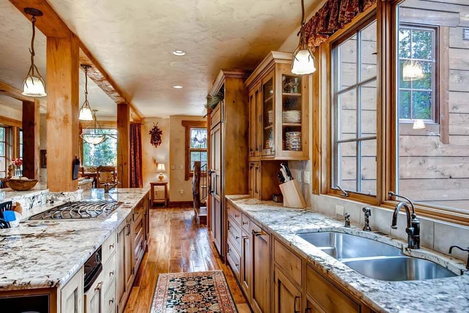 Kitchen - Hatari Lodge - Breckenridge Vacation Rental