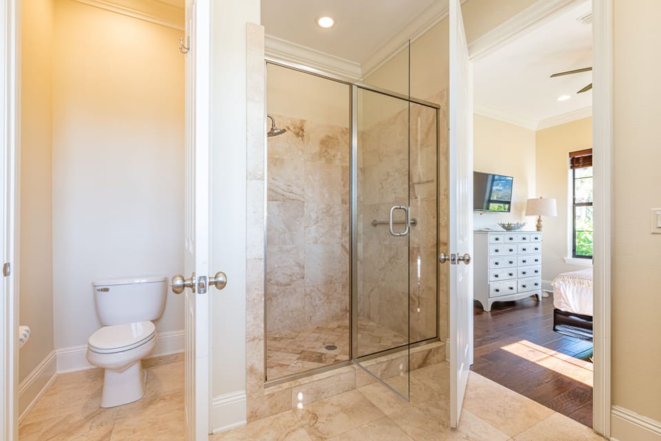 1st Floor Master Bathroom