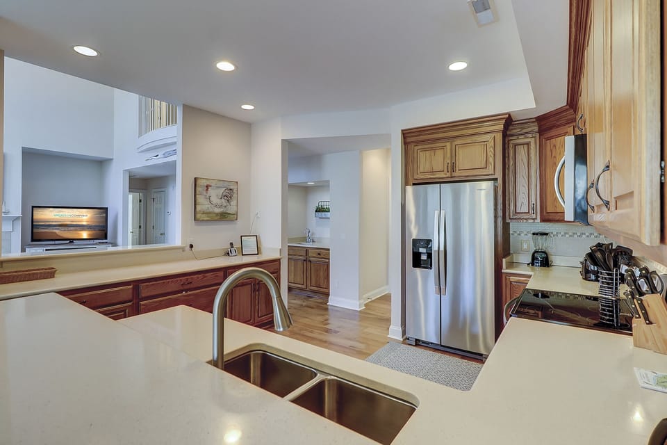 Kitchen & Wet Bar