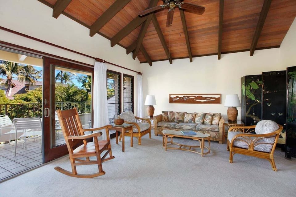 Living Room - Kahala 832