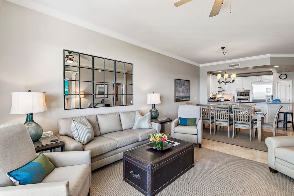 Living Room - Spacious living room