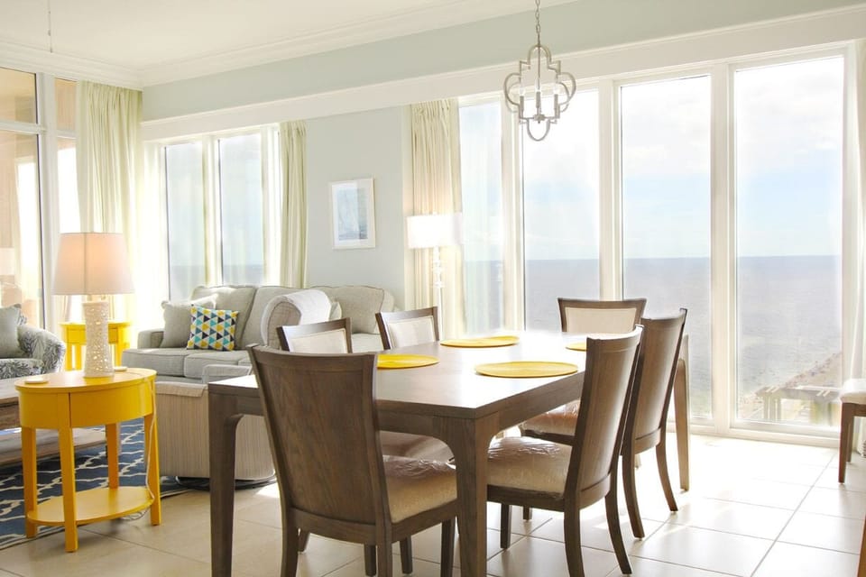 Dining area-Phoenix Gulf Shores 1901-Gulf Shores, AL