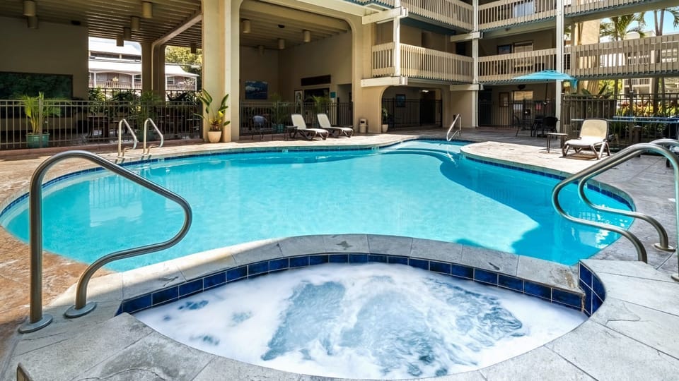 Kona Bali Kai common area pool & spa