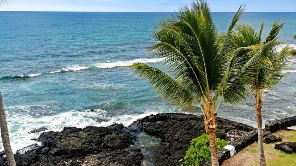 Oceanfront Views from Kona Bali Kai 401