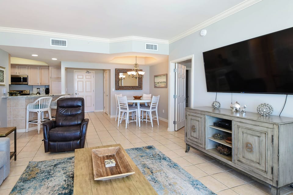 Silver Beach Towers East 505- Living Area with Flat Screen TV
