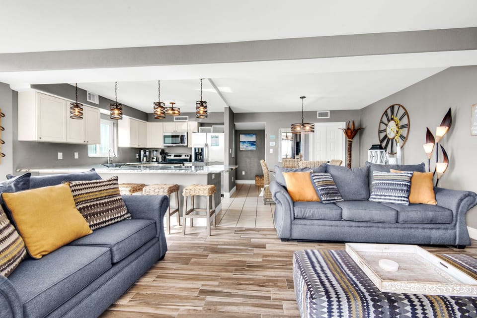 Beautifully Furnished - Shoreline Towers 3021