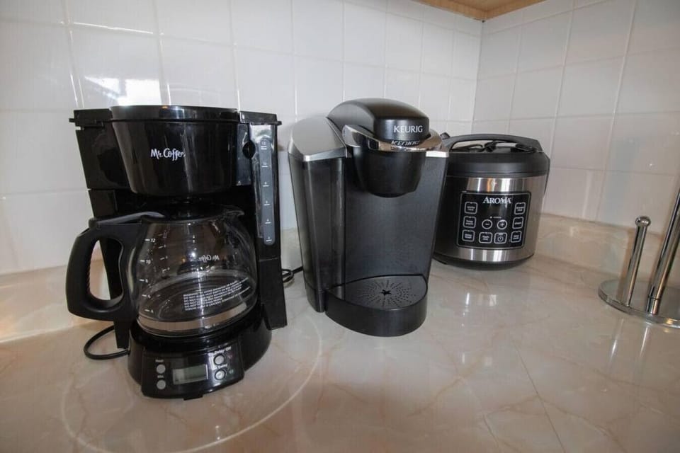 Drip Cofee Maker, Keurig and Instant Pot