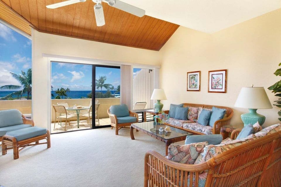 Living Room with A/C - Manualoha 305