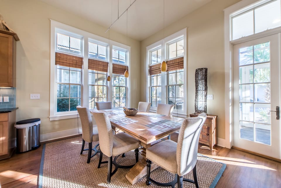 Unique dining table and grand chairs