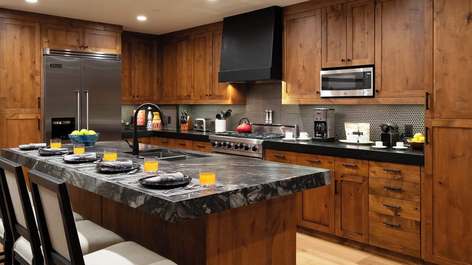 Kitchen, Main Level - Island with seating
