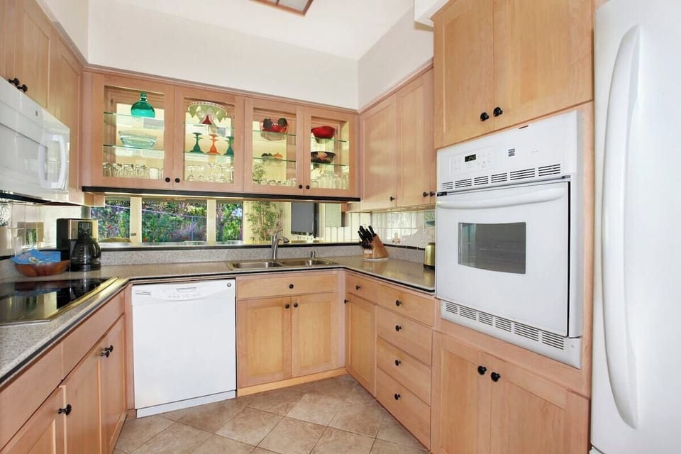 Fully Equipped Kitchen - Manualoha 1001