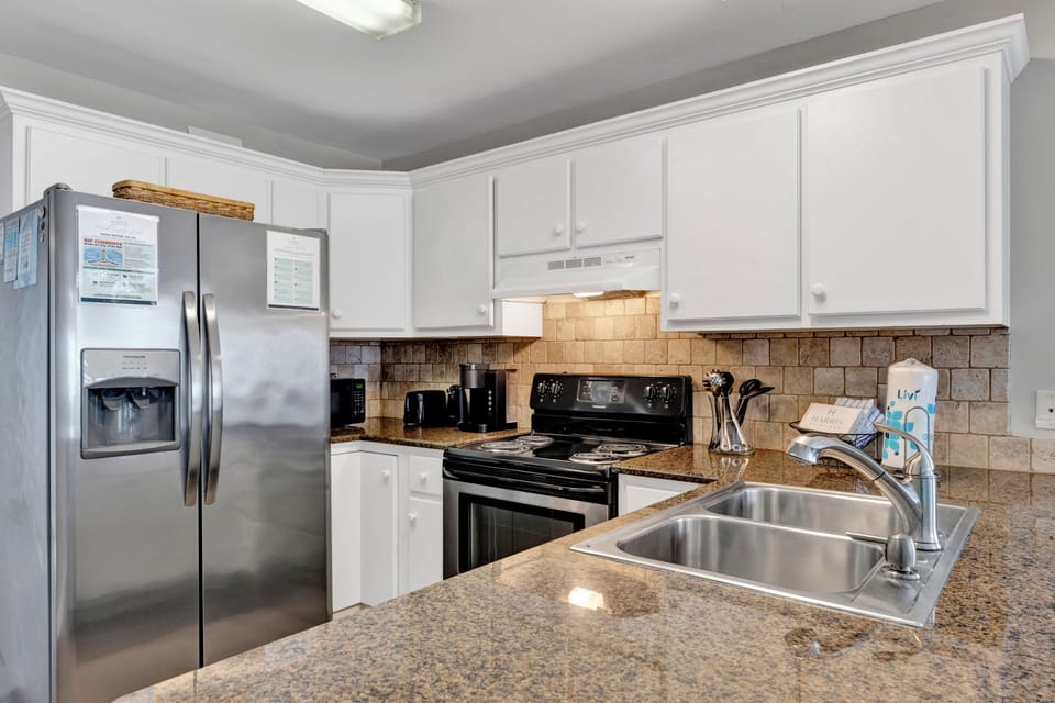 East - A fully equipped kitchen for all of your cooking needs