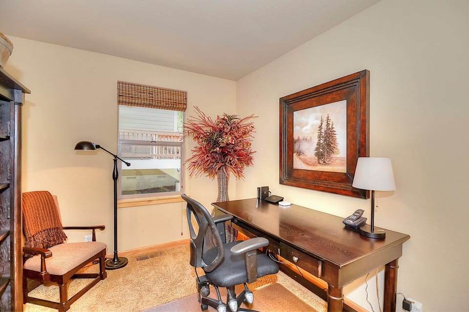 Office Space:  Wintercreek Mountain Delight