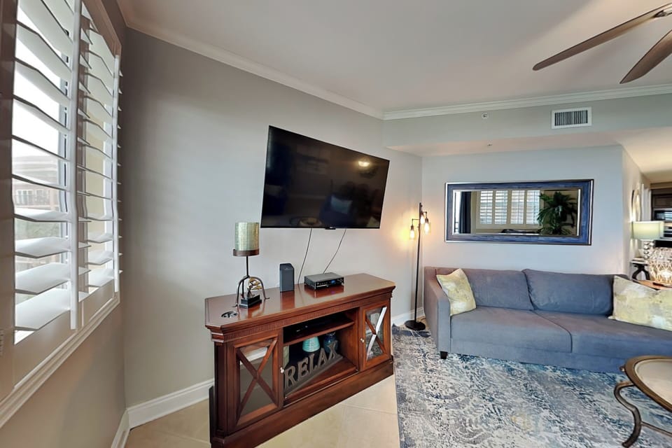 Living Area - Smart TV