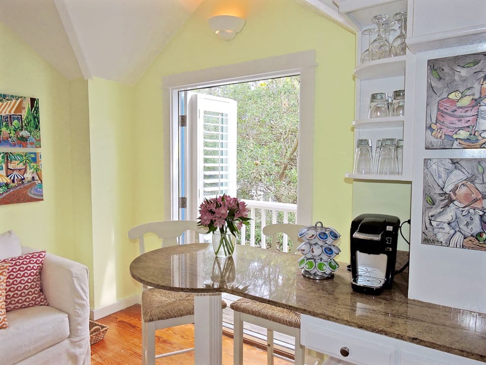 DINING AREA/BALCONY ALTERNATE VIEW