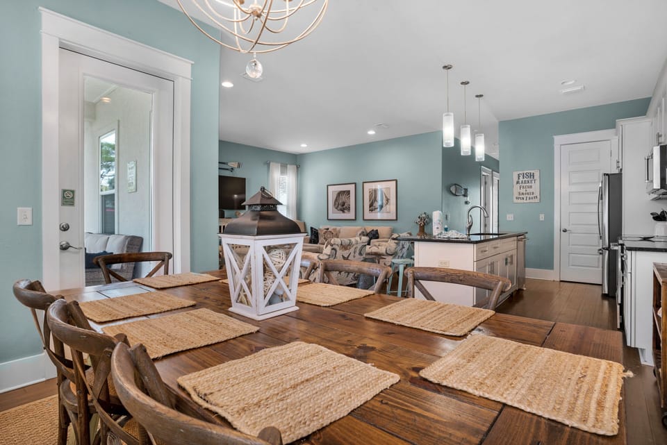 Dining to kitchen view