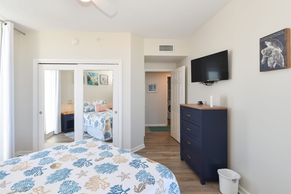 Silver Beach Towers East 1101 - Guest Bedroom