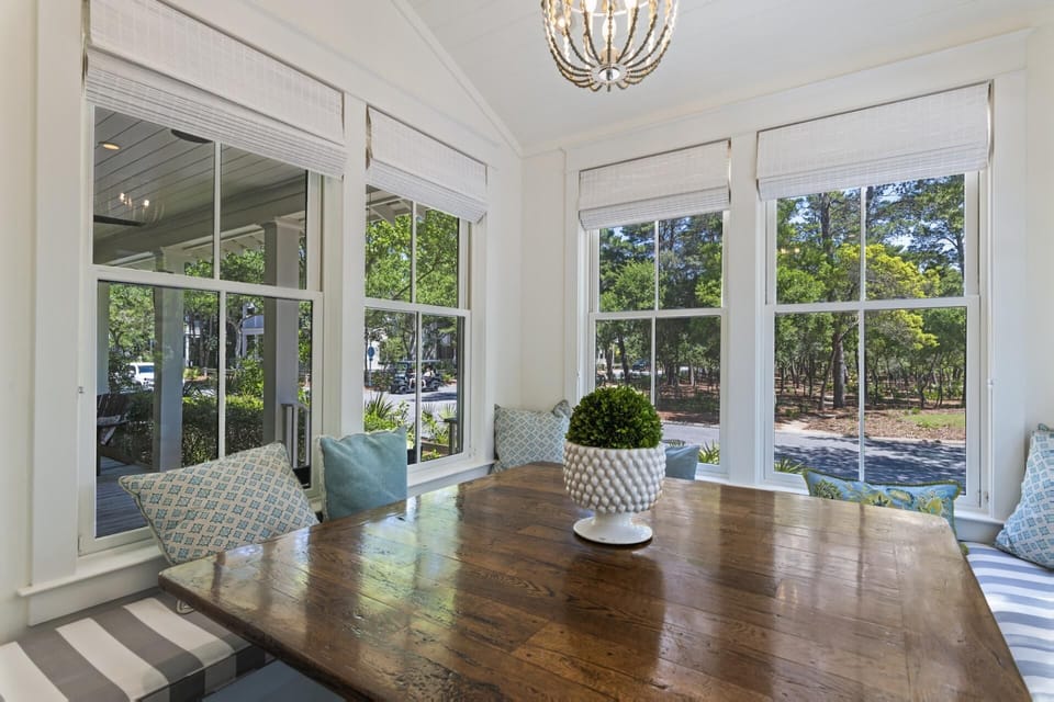First Floor: Dining Area