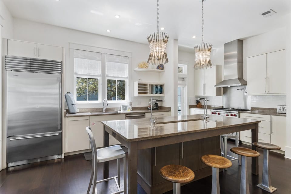 First Floor: Kitchen