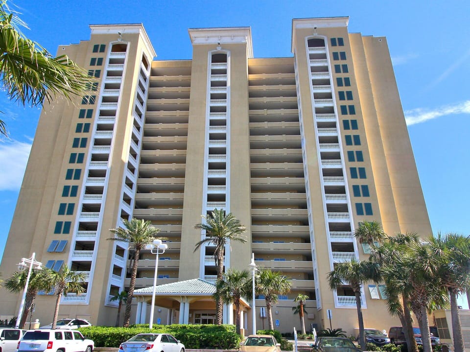 Welcome to Emerald Isle in Pensacola Beach, FL