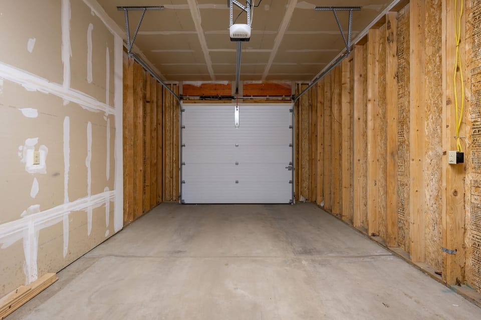 Spacious garage