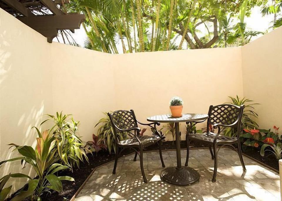 Private Courtyard Lanai