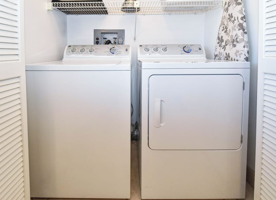 Edgewater 601 - In-Unit Washer and Dryer