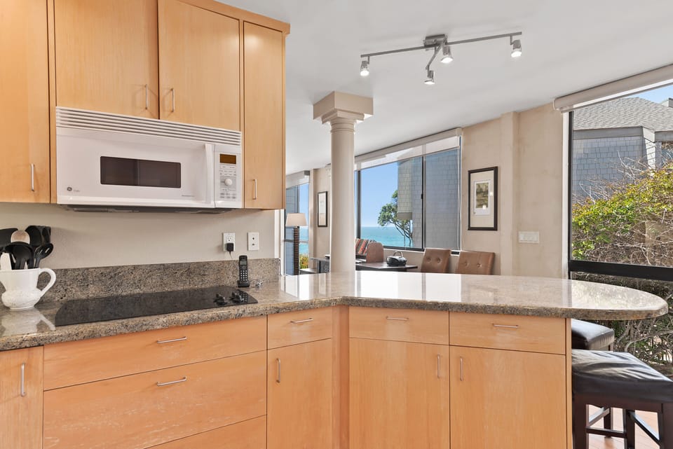 Seascape Chateau bluff-top rental