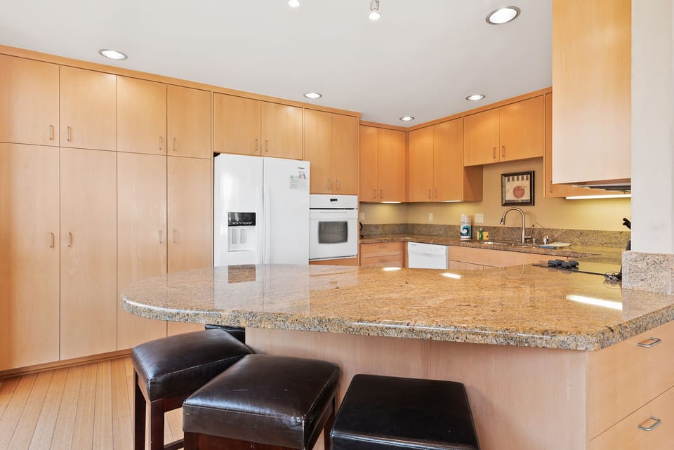 Seascape Chateau bluff-top rental