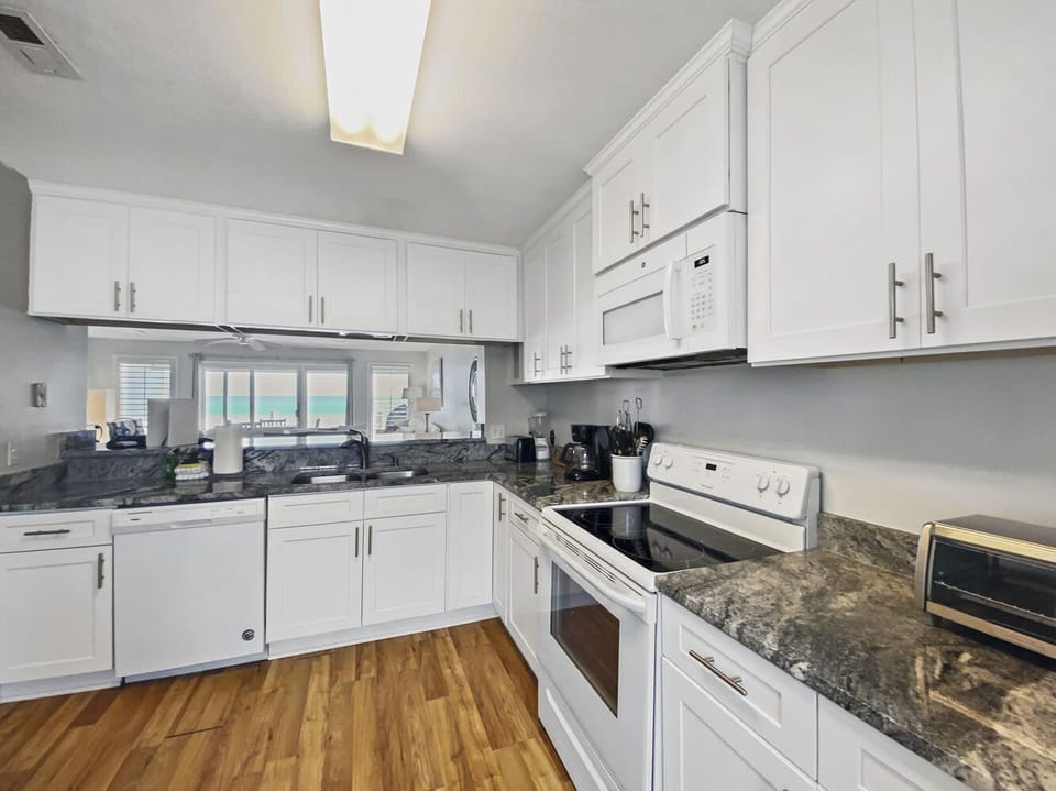 1st Floor | Kitchen Area