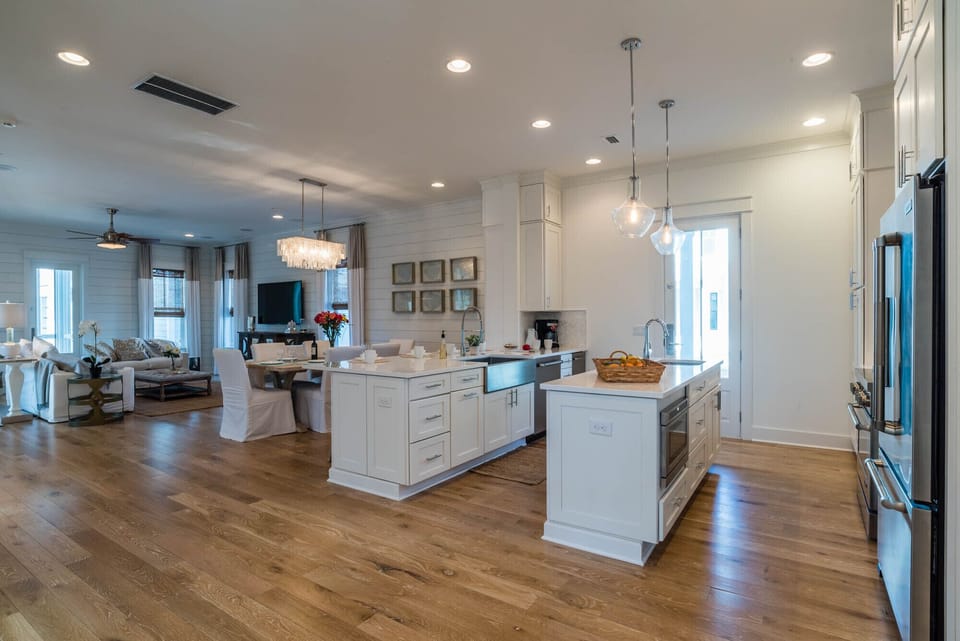 First Floor: Kitchen