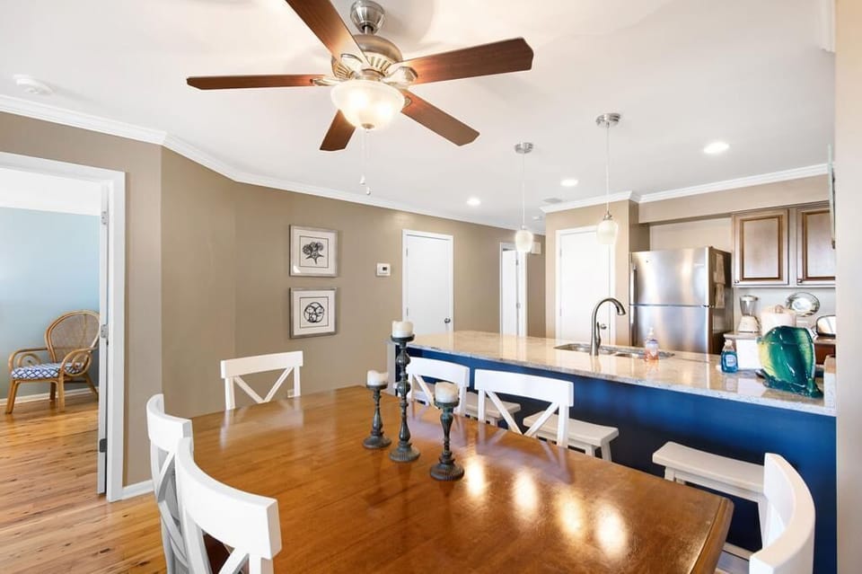 Dining Table & Bar seating