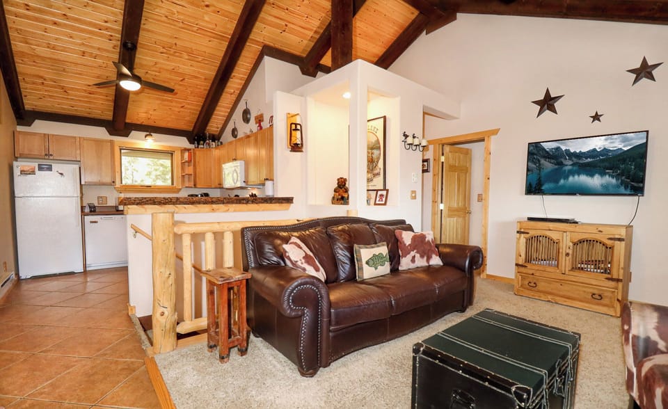 Second Level Living Area w/