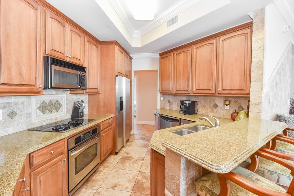 Silver Beach Towers West 1703 - Fully Equipped Kitchen