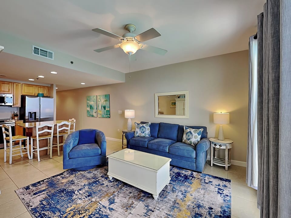 Living Room - Gulf front Balcony Access