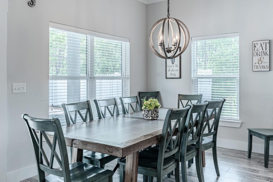 First Floor: Dining Area