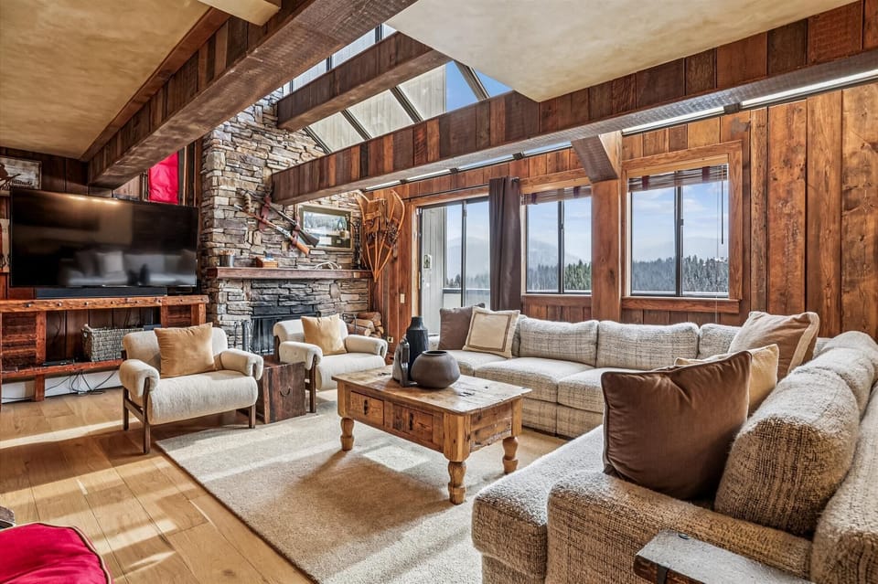 Living Area - Beaver Run Peak 9 Penthouse - Breckenridge Vacation Rental